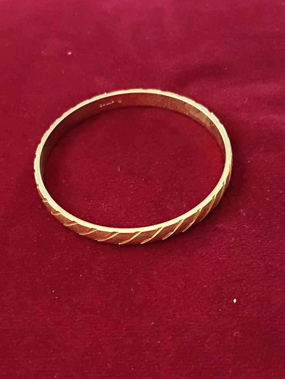 Textured Gold-Tone Women's Bangle Bracelet